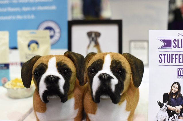 global pet expo 2017 cuddle clone slippers lets you be a copy cat or dog