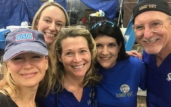 Renee Zellweger Helps Lucy Pet Rescue Dogs From Overcrowded Houston Sh