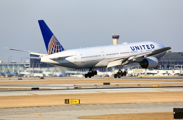 united airlines reaches settlement with family of suffocated puppy