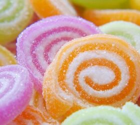 7 hazards you should keep well away from your pets this easter, Candy image via Canva